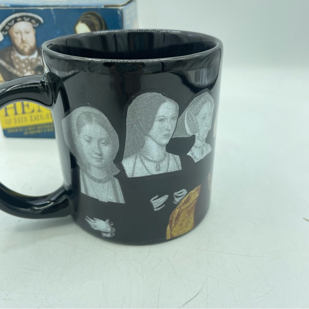 Henry the VIII and his Disappearing Wives Hot Beverage Coffee/Tea Mug NEW Gift - Picture 7 of 12